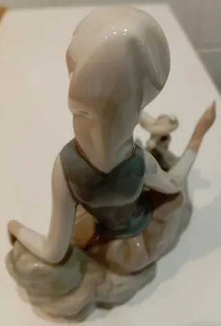 Figura Lladró Pastora con paloma