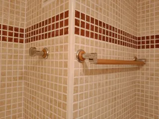 Conjunto baño:sanitarios muebles y accesorios