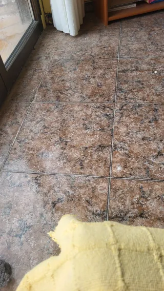 Gres marrón veteado 40x40