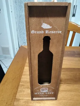 Porta bottiglia in legno Grand Reserve.