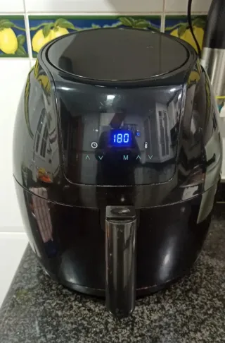 Freidora de aire negra