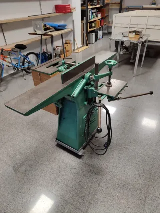 Combinada carpintería de hierro fundido