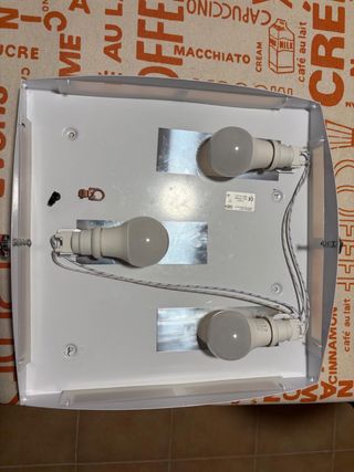 Plafón techo 3 bombillas gris y blanco