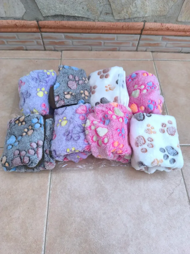 Confezione da 12 coperte morbide