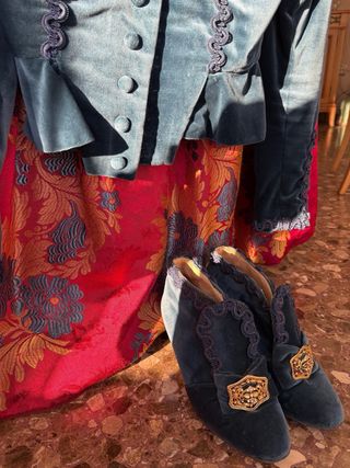 Traje de Fallera Talla 38/40 Corpiño,falda y botin