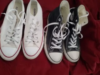 2 Pares Zapatillas Converse Blancas y Negras