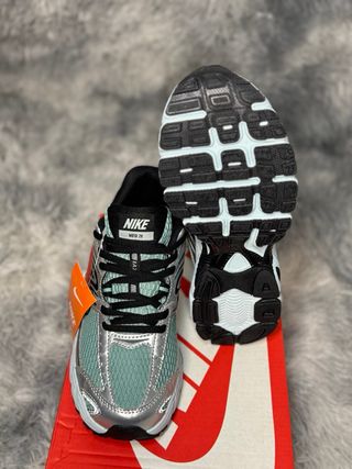 Zapatillas Nike Plata y Turquesa