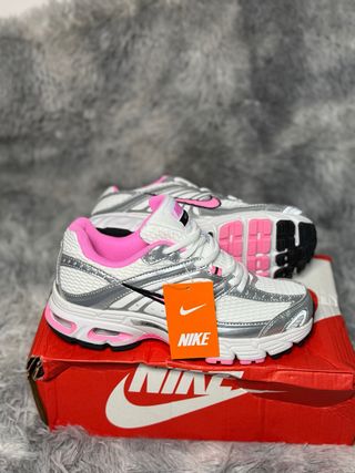 Zapatillas Nike Blancas y Rosas