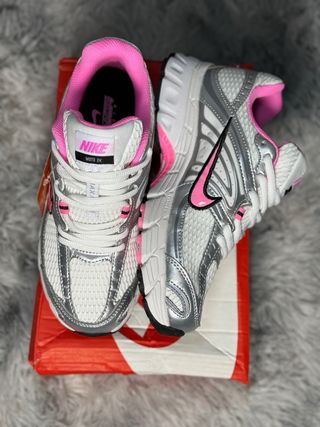Zapatillas Nike Blancas y Rosas