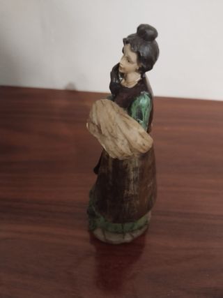 Figura Belén Mujer con Cesta