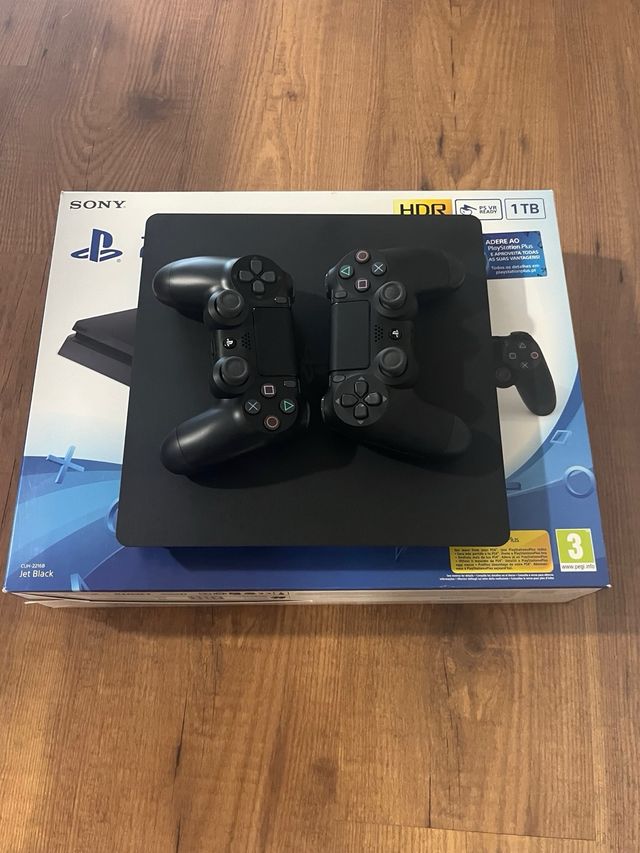 PS4 Slim 1TB Sony Negra Poco Uso