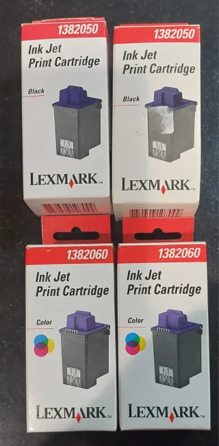 4 Cartuchos Tinta Lexmark 1382050/60 y micrófono.