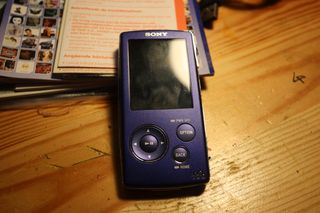 Sony Walkman NW-A805 Roxo 2GB