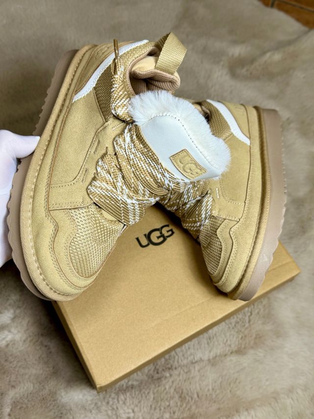 Botas UGG Beige y Blanco