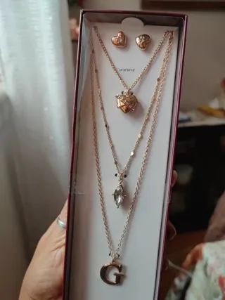 Set Collares y Pendientes Guess