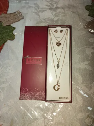 Set Collares y Pendientes Guess