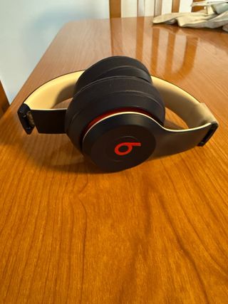 Beats Solo 3 Wireless Azul Marino con Rojo