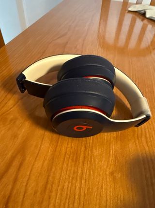 Beats Solo 3 Wireless Azul Marino con Rojo