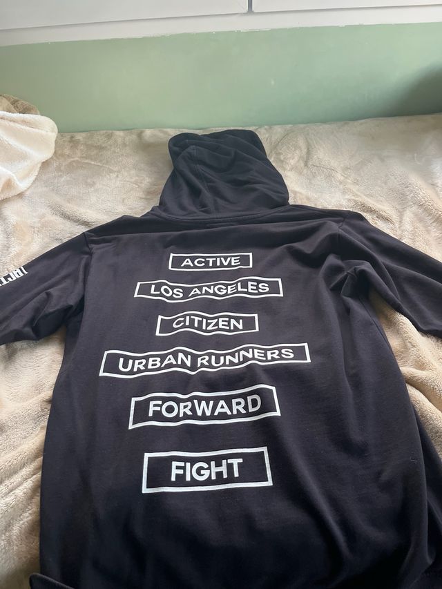 Sudadera negra Inside