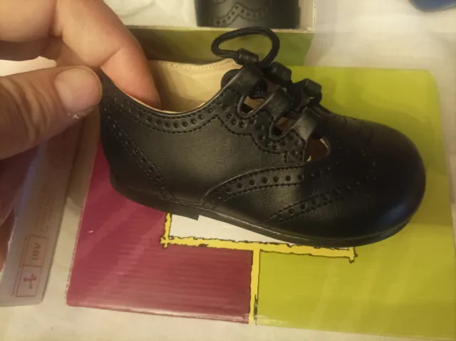 Zapatos bebé marca talla 19 y 20