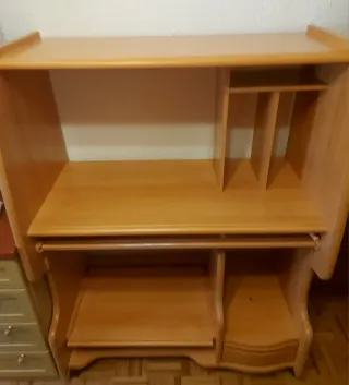 Mesa de ordenador compacto haya .