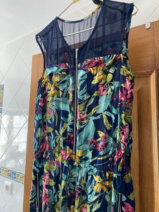 Mono floral azul con cremallera delantera