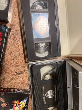 Lote 4 Películas VHS: James Bond, Rocky, Tekken, S