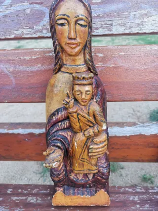 Virgen románica madera tallada