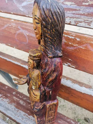Virgen románica madera tallada