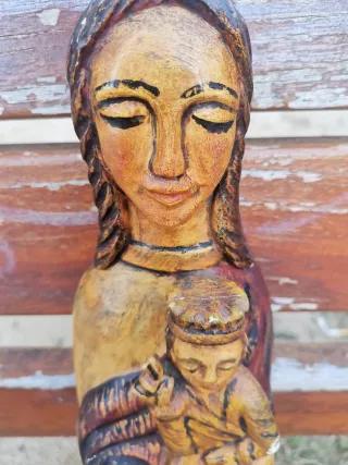 Virgen románica madera tallada