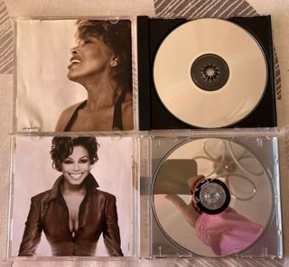 CDs Tina Turner , Janet Jackson y Mike Olfield