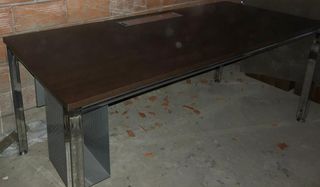 Mesa de oficina madera y metal