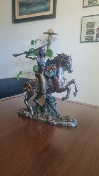 Figura Guerrero Apache a Caballo