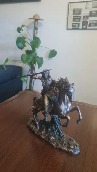Figura Guerrero Apache a Caballo