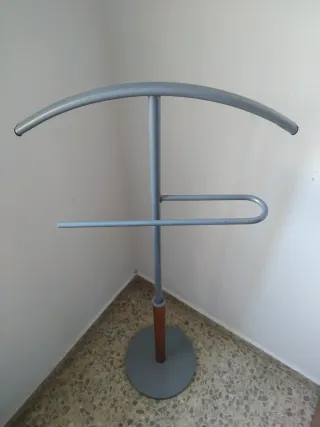 Perchero Metálico y Madera