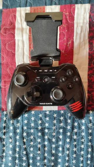 Mando Mad Catz Negro
