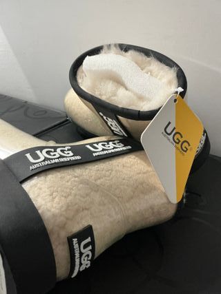 UGG Australian Shepherd Modelo Limited