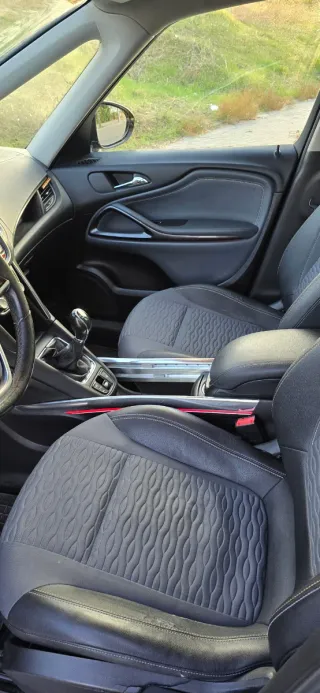 Opel Zafira Tourer 2015