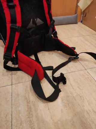 Mochila Portabebés Senderismo Altus Roja