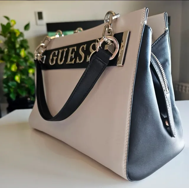 Bolso Guess Negro y Blanco
