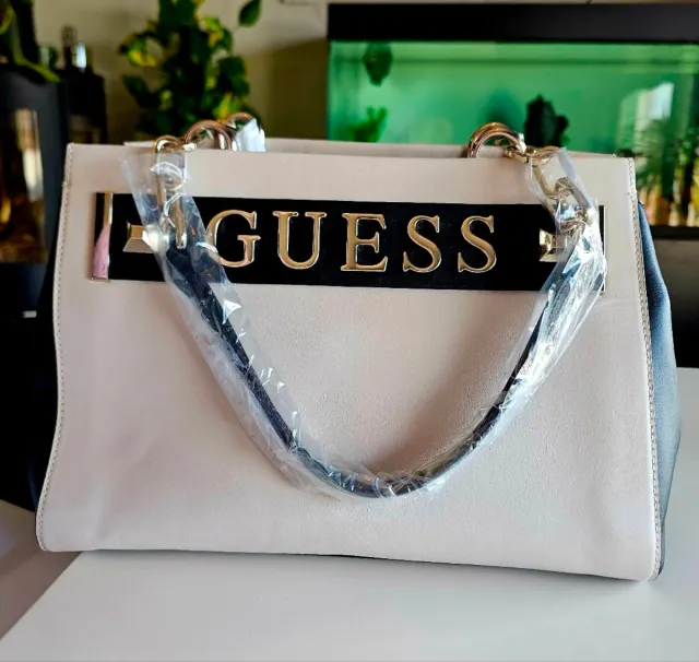 Bolso Guess Negro y Blanco
