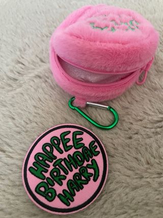 Parche y monedero rosa Happee Birthday Harry