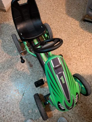 Karts a pedales verde