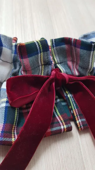 Cuello desmontable tartán con lazo