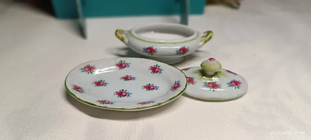 Zuppiera miniatura con rose