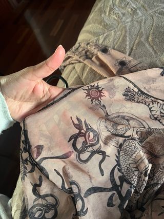 Top Bershka transparente estampado XS