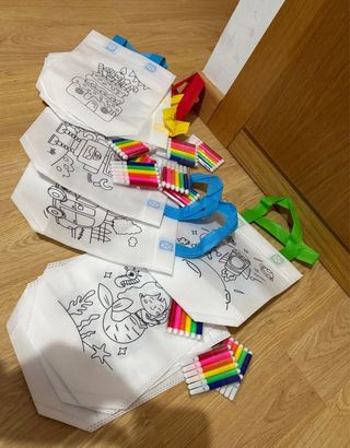 Bolsas de regalo para cumples con rotuladores