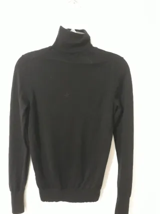 Jersey Negro Cuello Alto