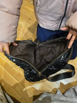 Mochila lentejuelas negra