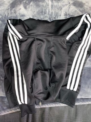 Chaqueta Adidas Negra con Rayas Blancas